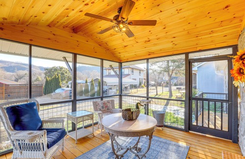 Hot Springs Cabina | 2 Blocks to Appalachian Trail: Updated Cabin!