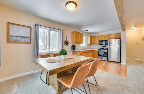 Higgins Lake Casa | 2 Blocks to Higgins Lake Family-Friendly Home