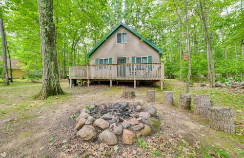 Higgins Lake Casa | 2 Blocks to Higgins Lake Family-Friendly Home