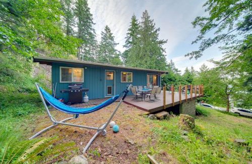 Lummi Island Casa | 2 Blocks to Puget Sound Beach Lummi Island Home