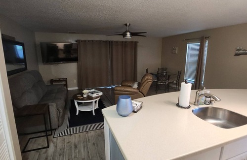 Little River Condominio | 2 Br 2 Ba Condo close to Cherry Grove Beach 2 quiet patios 20 minutes to Myrtle
