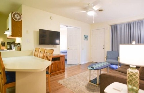 North Ocean City Condominio | 2 BR 2 Bath indoor and outdoor pools Tennis 1.5 blocks to the beach