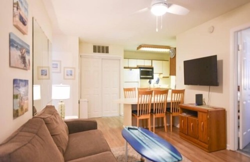 North Ocean City Condominio | 2 BR 2 Bath indoor and outdoor pools Tennis 1.5 blocks to the beach