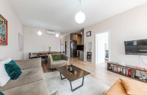 Shkoder Apartamento | 2-BR Apartment close to Radio Shkodra: Roger That!