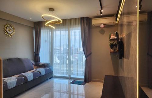 Medan Apartamento | 2 BR Apartment Grand Jati Junction Medan view City 12th Floor