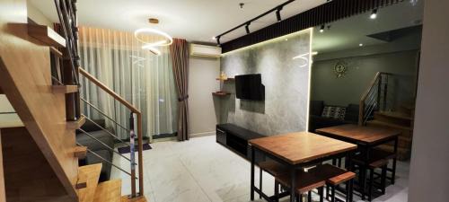 Medan Apartamento | 2 BR Apartment Grand Jati Junction Medan view City 12th Floor