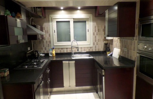 Agouza Apartamento | 2 BR Apt 3nd Floor with Balcony In Mohandessin