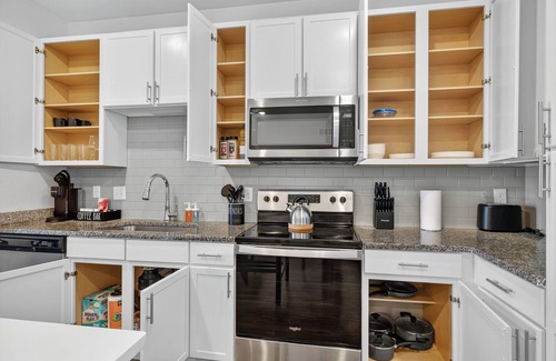 Arlington Apartamento | 2 BR Apt/King Bed/Pool/Gym/Clse 2 Beach/Mayo