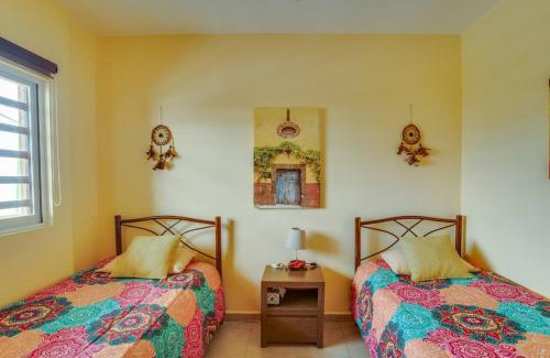 Ixtapa Apartamento | 2 BR Condo with pool only 15 min to Marina & Beach