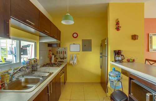Ixtapa Apartamento | 2 BR Condo with pool only 15 min to Marina & Beach