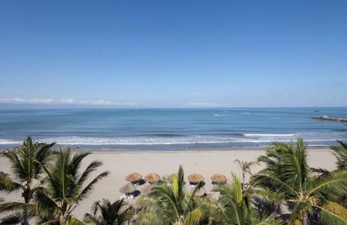Ixtapa Apartamento | 2 BR Condo with pool only 15 min to Marina & Beach