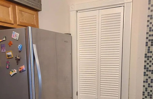 Lake Jackson Casa | 2 BR home, quiet neighborhood