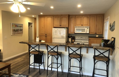 Mission Beach Condominio | Recién remodelado 2 BR en Jersey Ct a pocos pasos de la playa