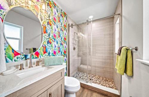 Siesta Key Casa | 2 Br Paradise Suite Walk To Beach, Pool, Hot Tub
