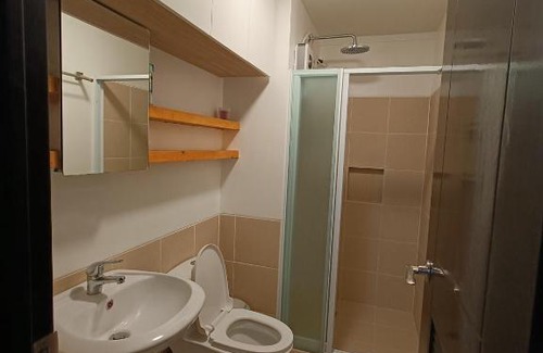 Paranaque Apartamento | 2 BR Scandinavian style unit 402