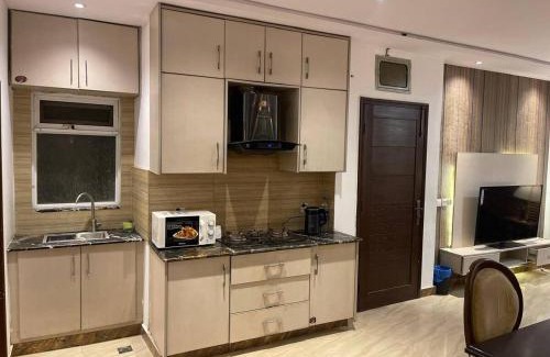 Lahore Apartamento | 2 BR Suite Central location-Gulberg