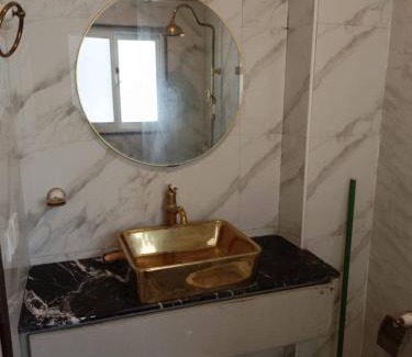 Lahore Apartamento | 2 BR Suite Central location-Gulberg