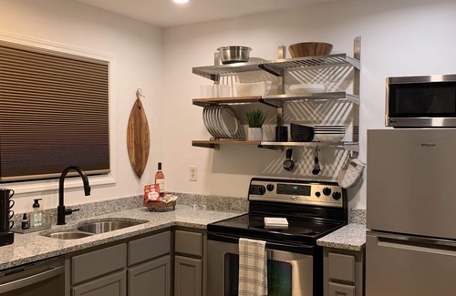 Hendersonville Condominio | 2 BR/Walk Downtown/Local Brews