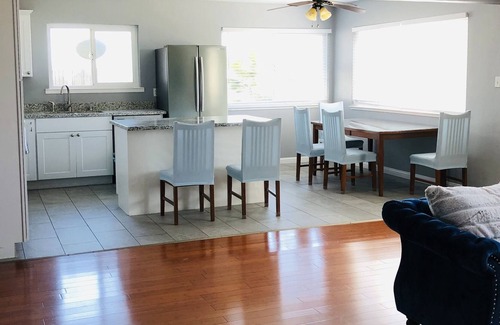 San Leandro Casa | 2 Br with Amazing View and Free Garage Parking