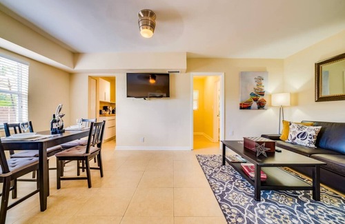 Lake Ridge Apartamento | # 2: 1BR / 1BA tranquilo y privado con patio y cocina completa