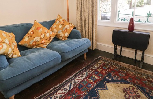Llanfairfechan Casa | 2 BRYN EURYN, family friendly, with a garden in Llanfairfechan