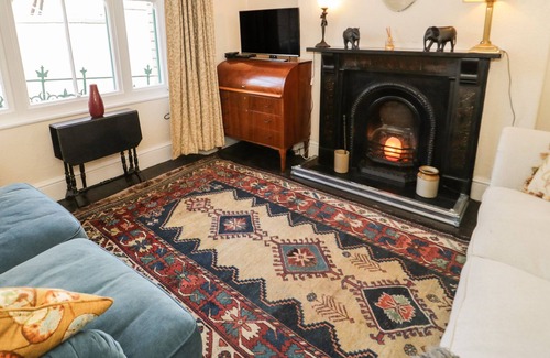 Llanfairfechan Casa | 2 BRYN EURYN, family friendly, with a garden in Llanfairfechan
