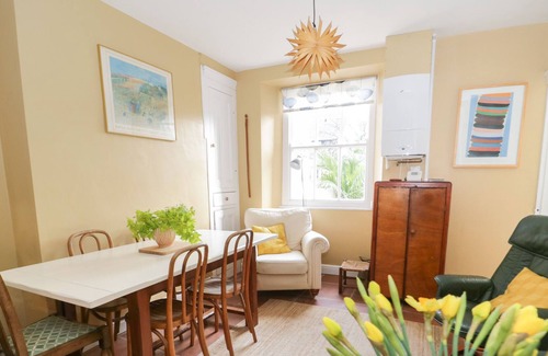 Llanfairfechan Casa | 2 BRYN EURYN, family friendly, with a garden in Llanfairfechan