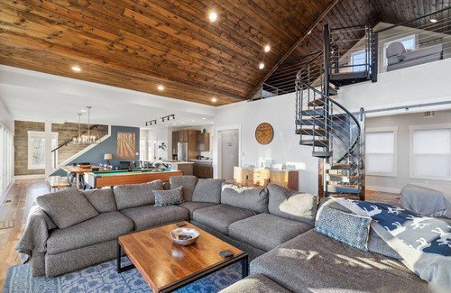 Wolf Laurel Casa | 2 Cabins & Views for Miles~ Hot Tubs~ Pool Table