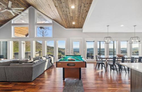 Wolf Laurel Casa | 2 Cabins & Views for Miles Hot Tubs Pool Table