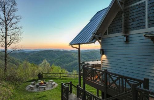 Wolf Laurel Casa | 2 Cabins & Views for Miles Hot Tubs Pool Table