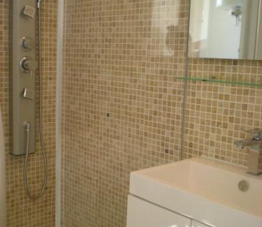 Greoux-les-Bains Apartamento | 2 Chemin Neuf balcon
