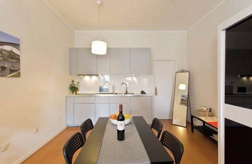 Uniao de Freguesias do Centro Apartamento | 2 pisos acogedores con garaje y Netflix | Ace Location