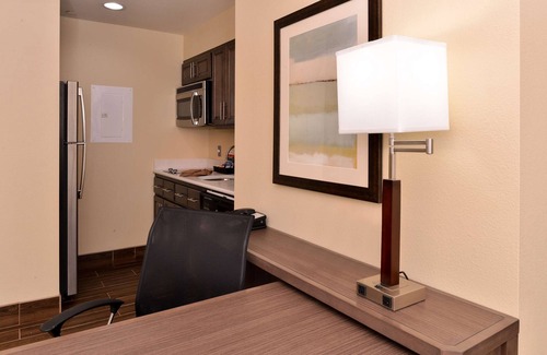 Bayou Cane Apartamento | 2 Connecting Suites at a Hotel
