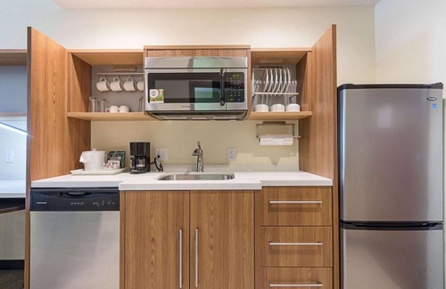 Yukon Apartamento | 2 Connecting Suites at a Hotel