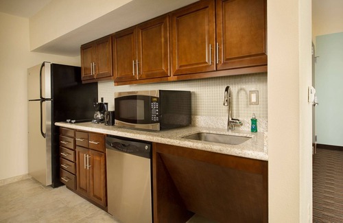 West San Antonio Apartamento | 2 Connecting Suites at a Hotel