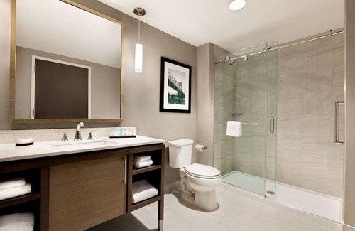 Downtown Wilmington Hotel | 2 Connecting Suites at a Hotel