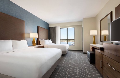 Downtown Wilmington Hotel | 2 Connecting Suites at a Hotel