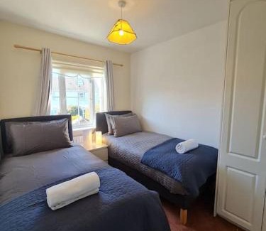 Tyrrelstown Casa | 2 Cosy Bedrooms in a 3 Bed Home