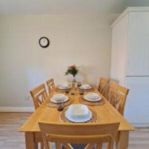 Tyrrelstown Casa | 2 Cosy Bedrooms in a 3 Bed Home