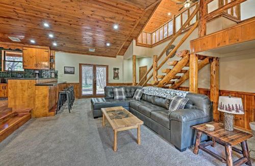 Pinetop-Lakeside Casa | 2 Decks and Game Room Expansive Family Cabin