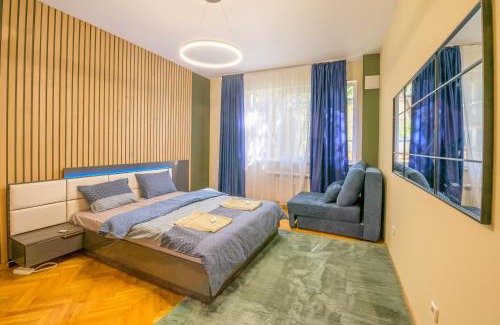 Sofia City Center Apartamento | 2 DeLuxe Apartments, Top Center Free Parking, 4 BDR
