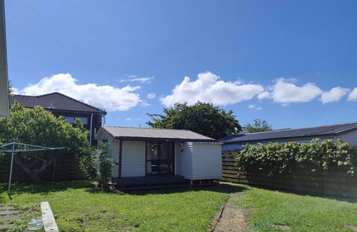 Epsom Casa | 2 double beds including 1 double sofa bed Garden Chalet, 7 Rangiatea Road, Epsom, Auckland