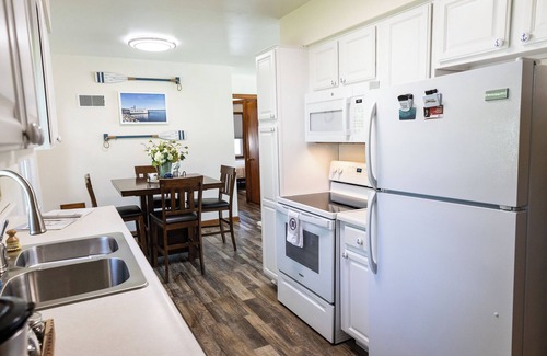 Clear Lake Casa | 2 E-Bikes & Kayaks included & No Cleaning Fees!!