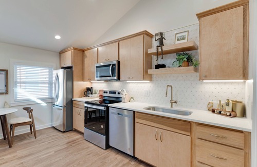 Greenwood Apartamento | 2-East Nash Gems! Walk to Coffee