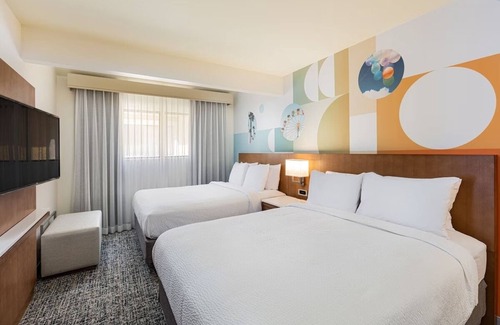 Anaheim Resort Hotel | 2 Family-Friendly Full Apartments w/ Cozy Fireplace and Full Kitchen - Parking