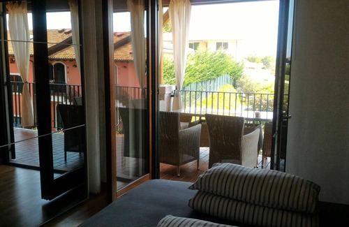 Costermano Casa | APARTAMENTO DE 2 PISOS CON TERRAZA Y PISCINA (WI-FI Y AIRE ACONDICIONADO. INCLUIDO)