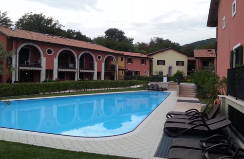 Costermano Casa | APARTAMENTO DE 2 PISOS CON TERRAZA Y PISCINA (WI-FI Y AIRE ACONDICIONADO. INCLUIDO)