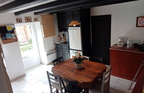 Doue-la-Fontaine Casa | 2 Gîtes in Doué town center, 15 people maximum