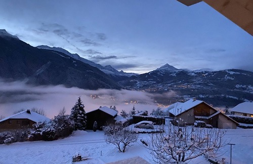 Passy Chalet De Esquí | 2** GÎTE IN CHALET WITH LARGE TERRACE AND VIEW OF MONT BLANC RANGE.