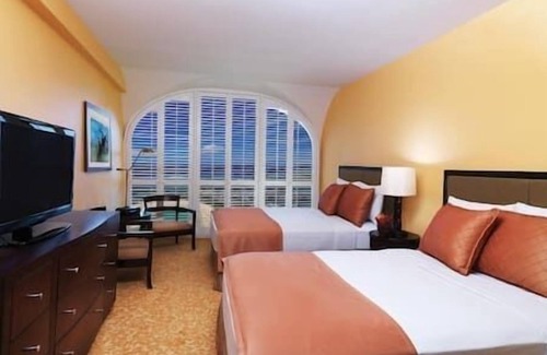 Waikiki Complejo | 2 Hilton Grand Vacation Club Hawiaan Village Resort, Beachfront